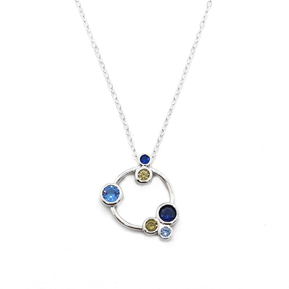 Collier rond avec zircons colorés