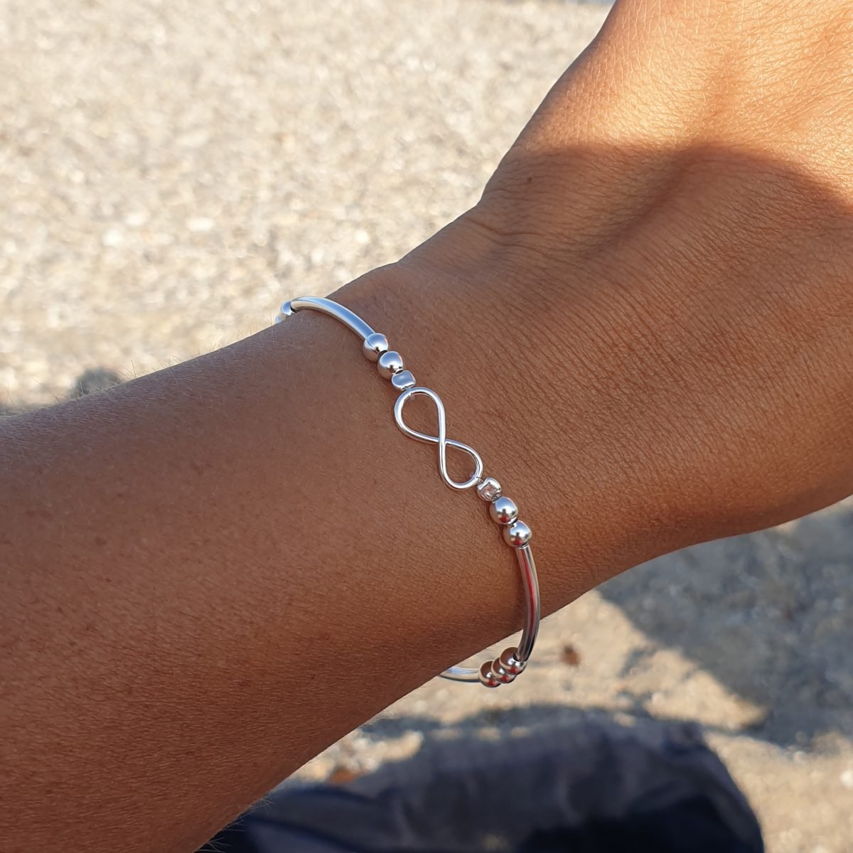 venta de pulsera de plata lisa con el infinito