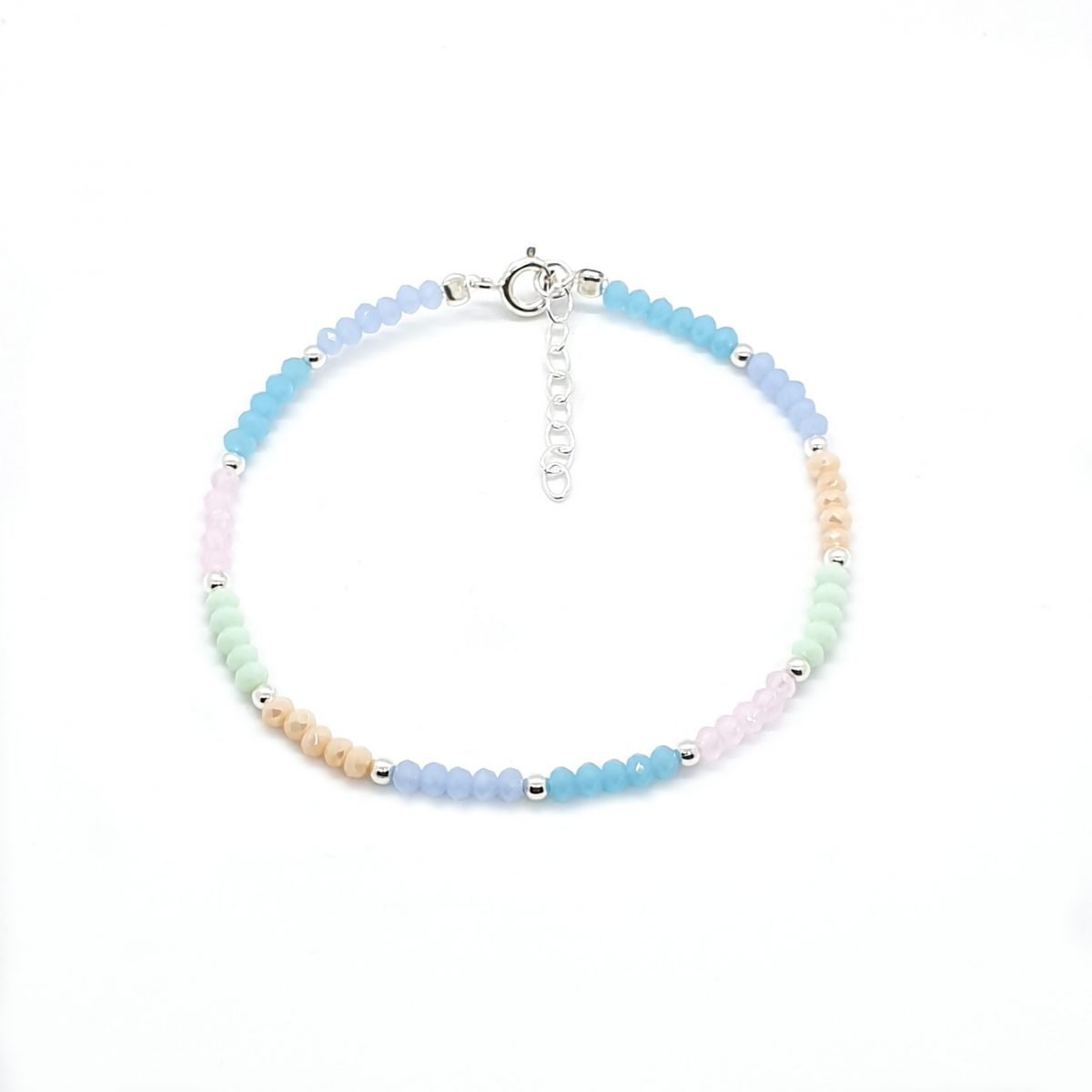 Sale of the brilliant bracelet with five different colors and silver beads